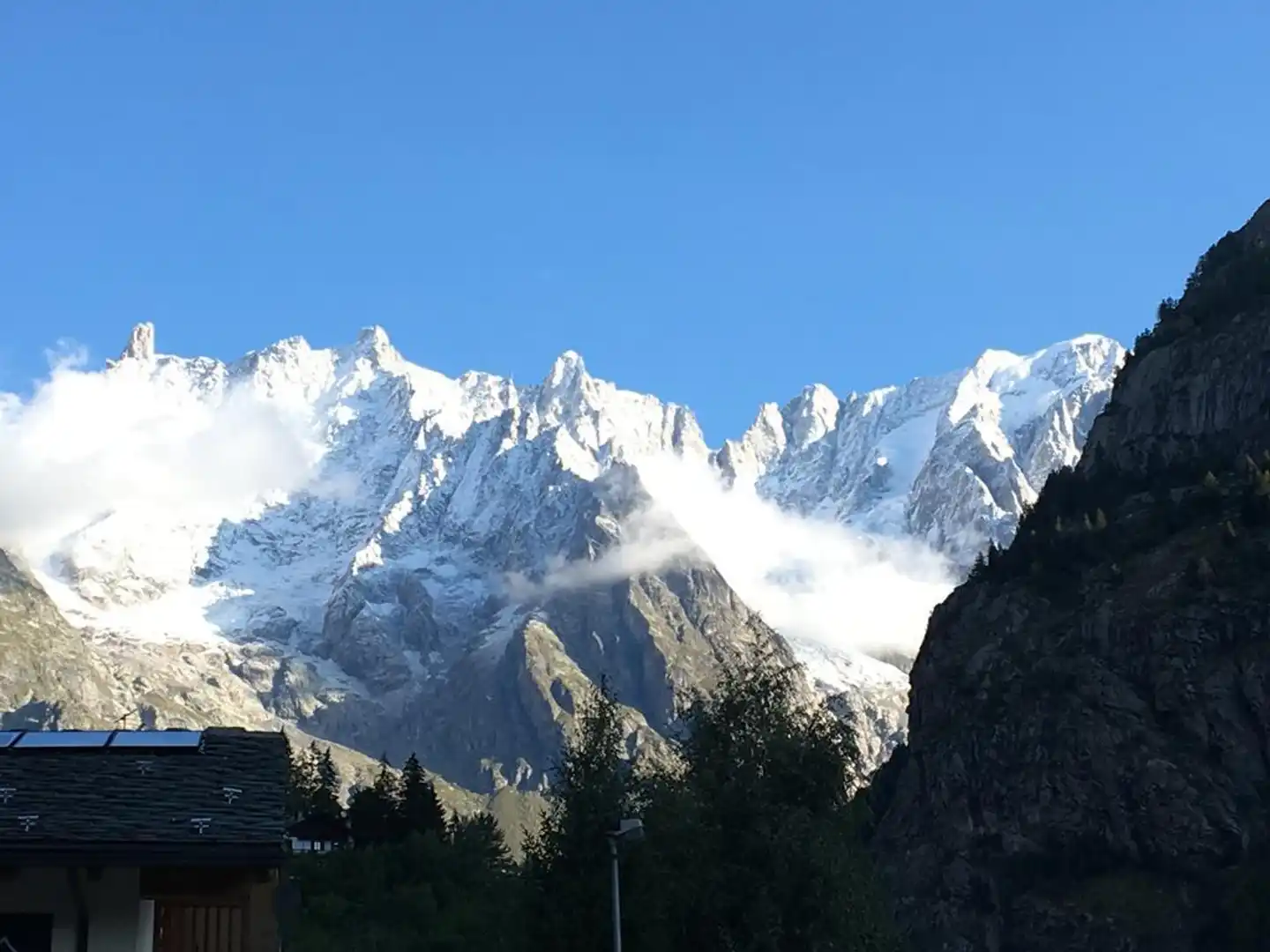 Hotel Les Jumeaux Courmayeur Landschaft