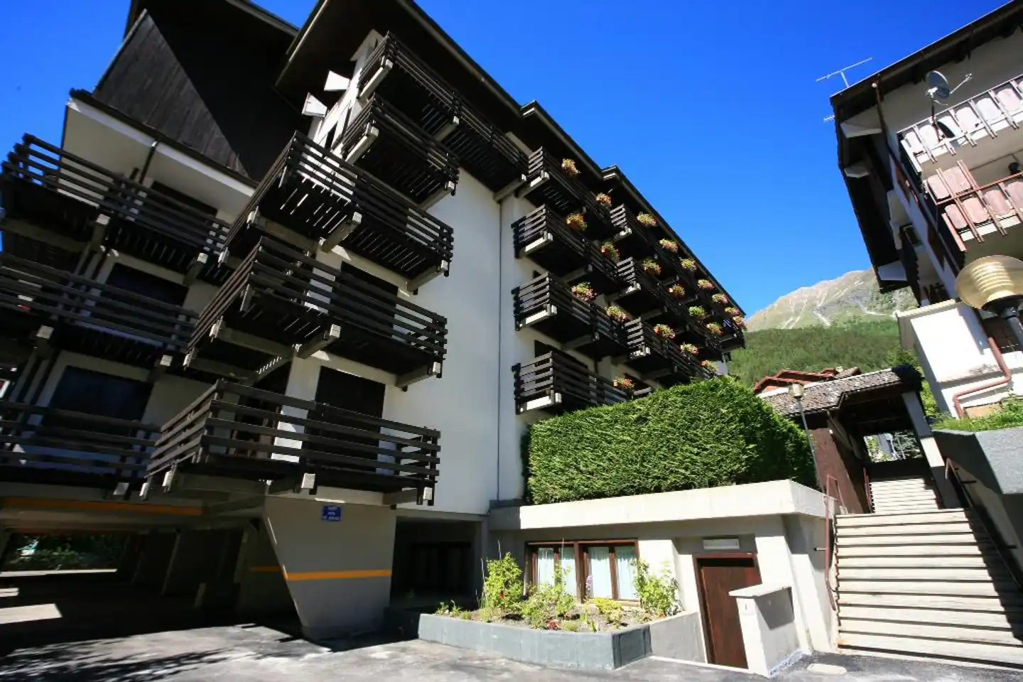Hotel Les Jumeaux Courmayeur Aussenansicht