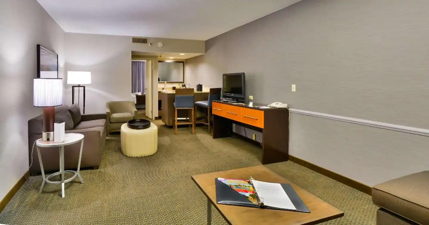 Embassy Suites by Hilton Denver Stapleton Wohnbeispiel