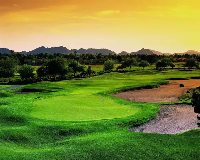 Embassy Suites by Hilton Phoenix - Scottsdale Sport und Entertainment