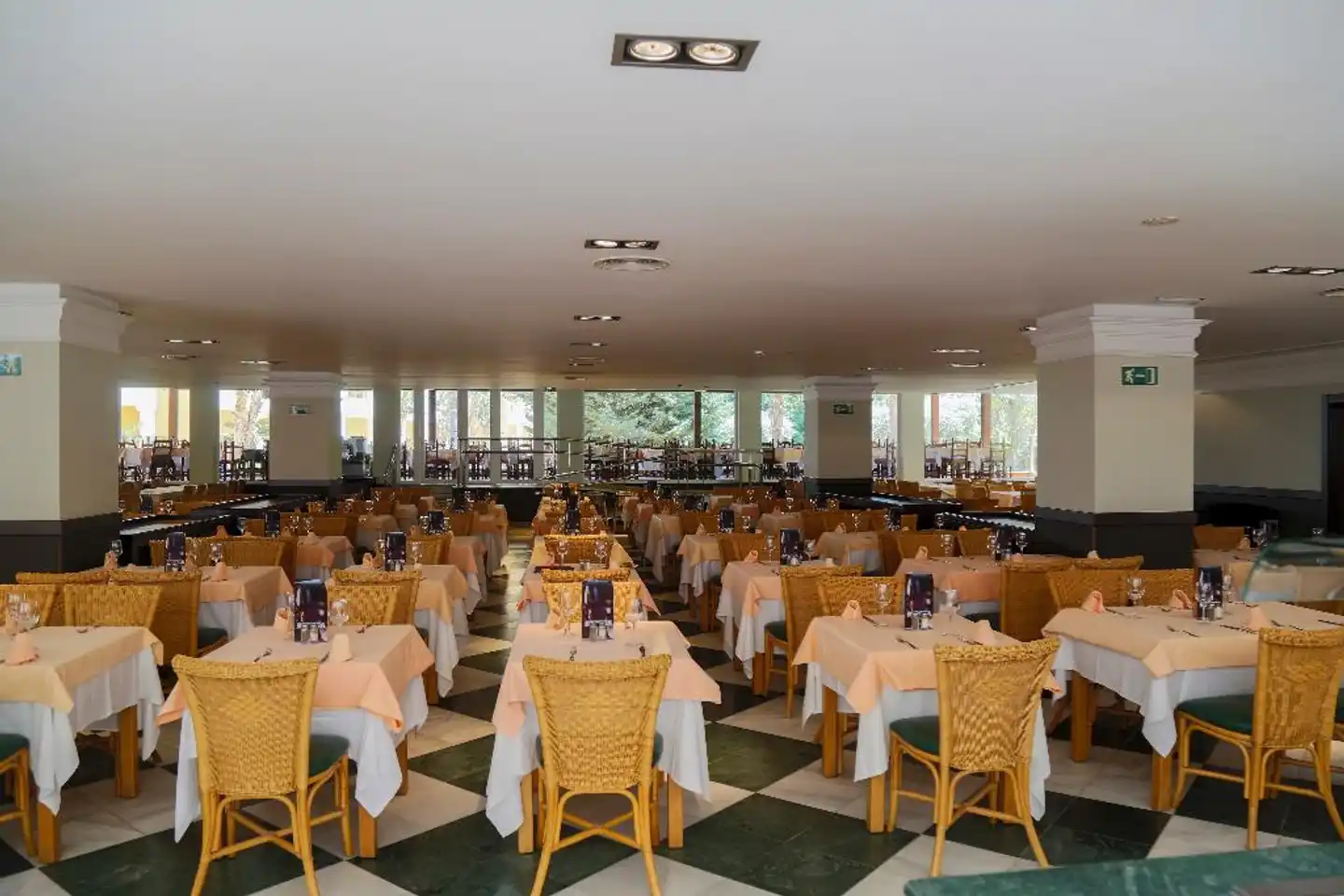 Playazimbali Restaurant