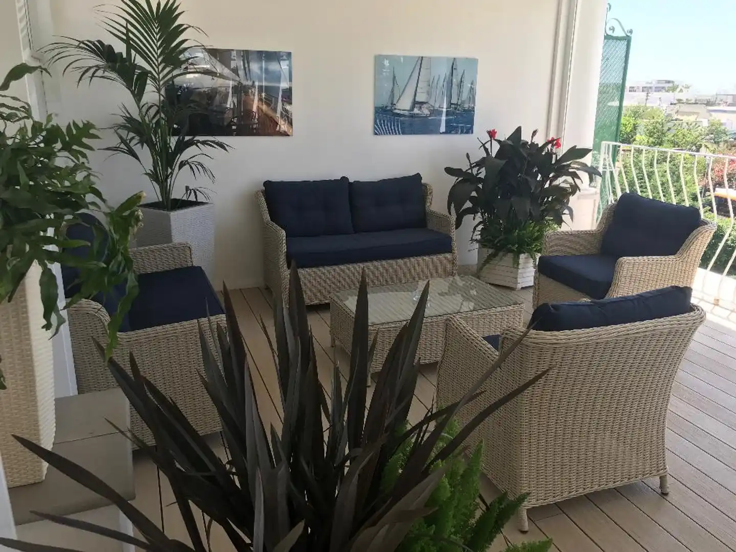 Bougainville Lobby