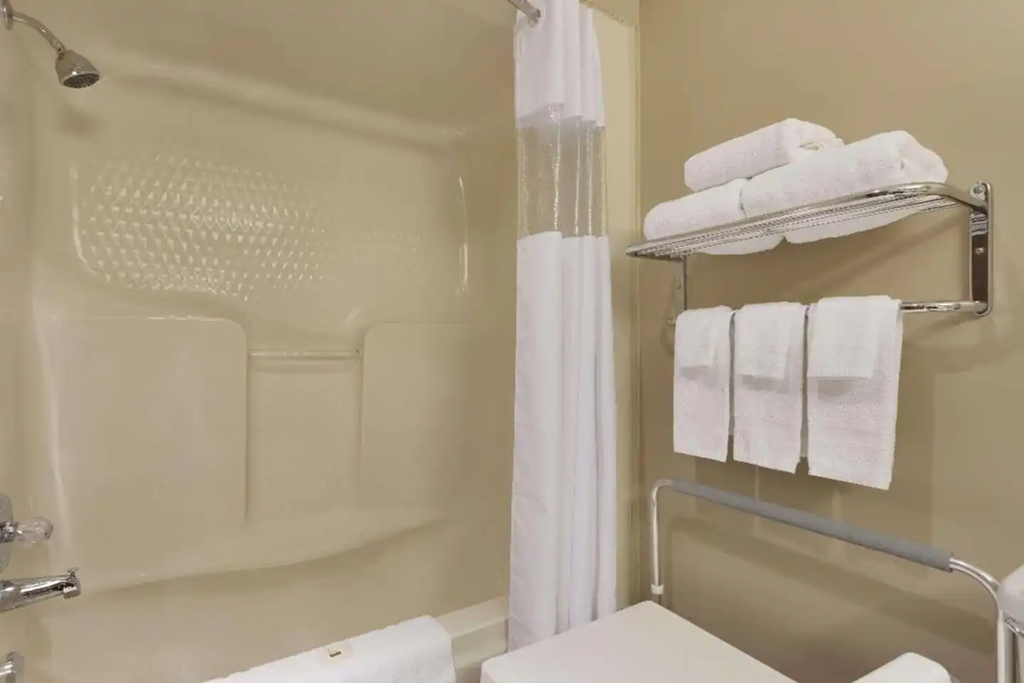 Days Inn by Wyndham Dalhousie Wellness