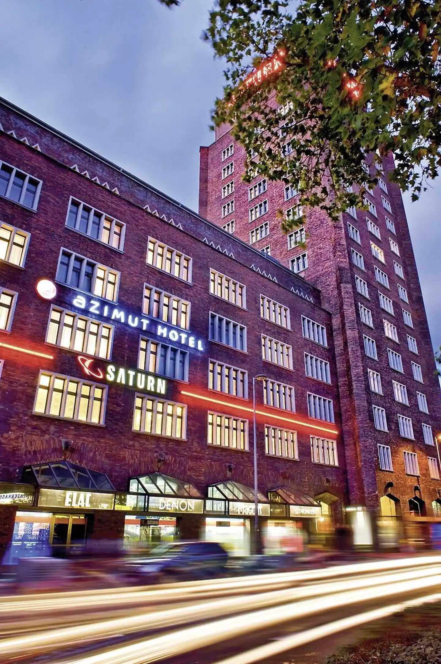 AZIMUT Hotel Cologne Aussenansicht