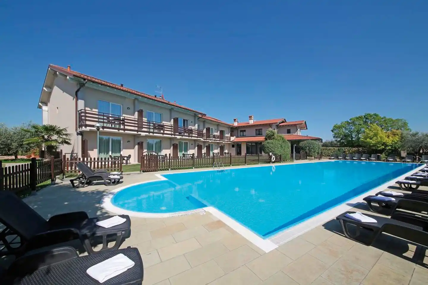 Splendid Sole Pool