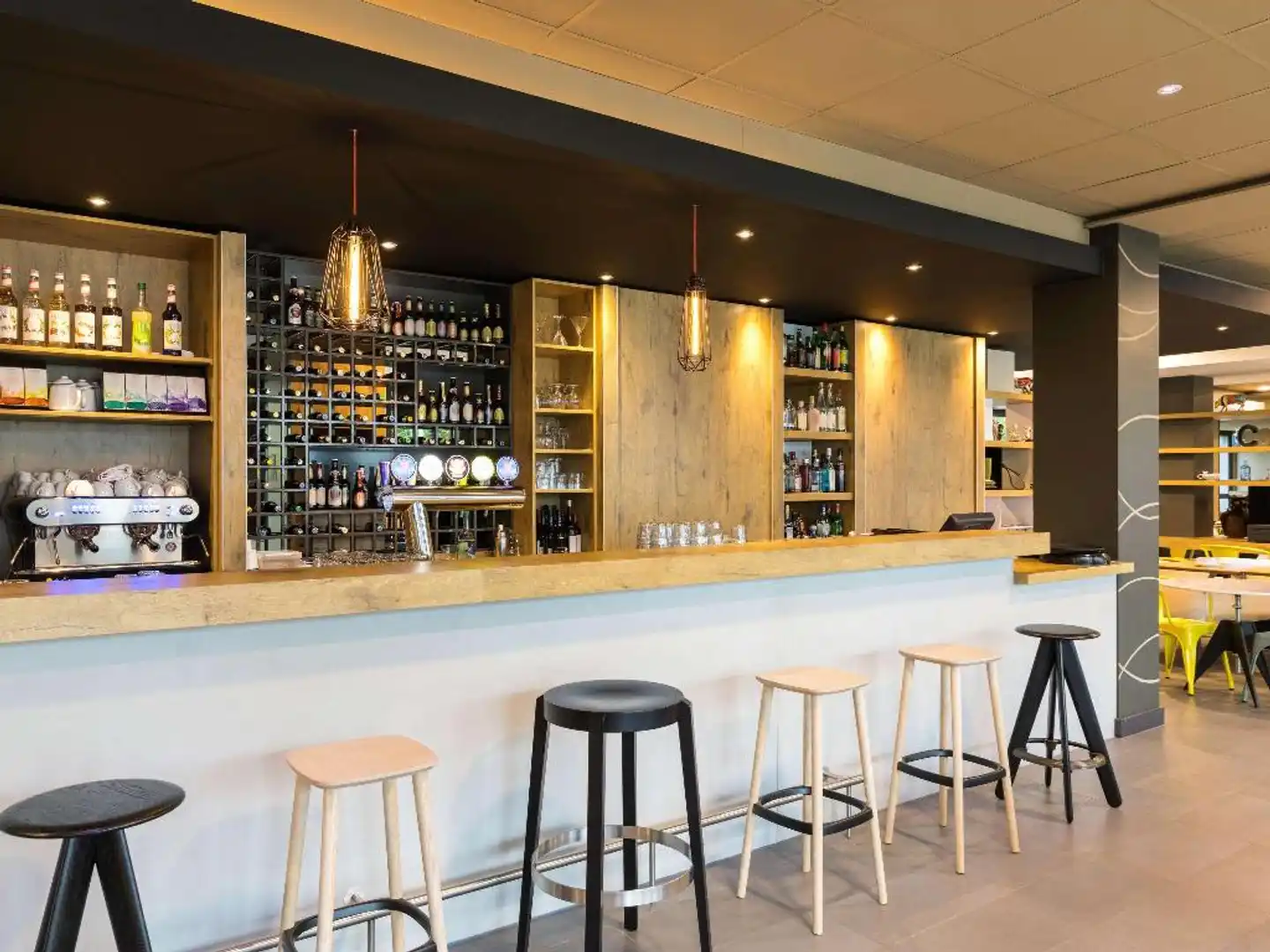 ibis Zurich Messe Airport Bar