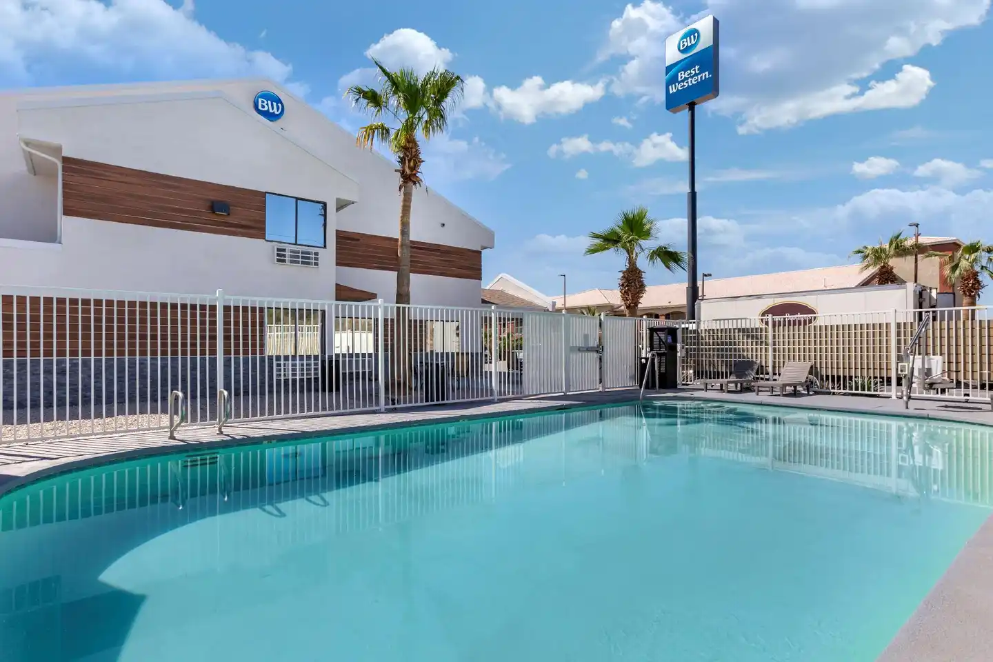 Best Western Blythe Pool