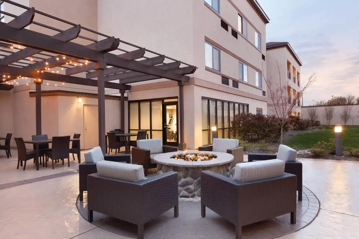 Courtyard by Marriott Charlotte Airport North Aussenansicht