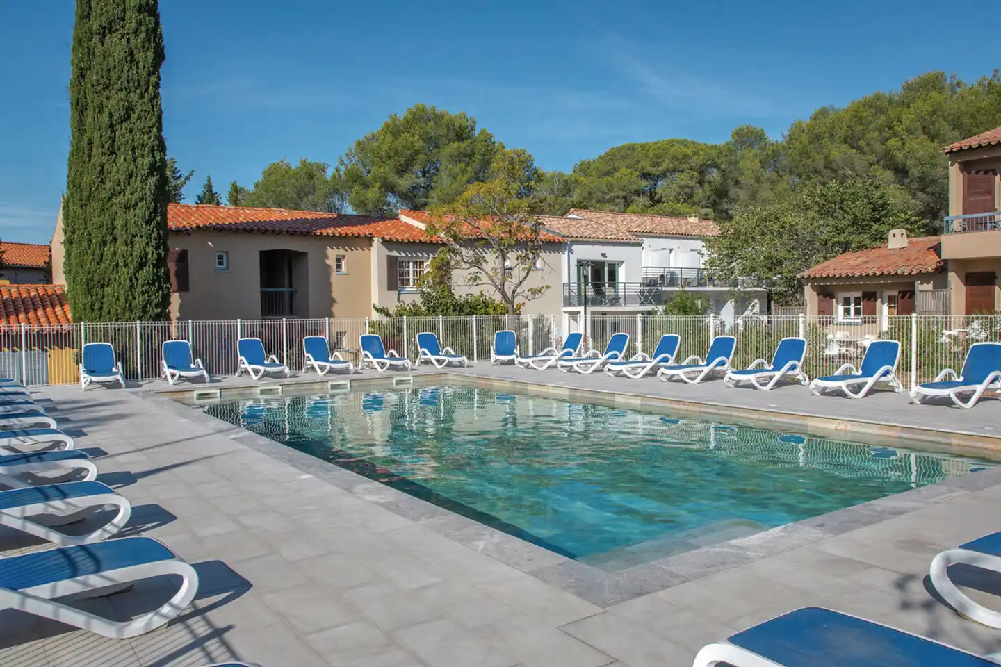 SOWELL RESIDENCES Les Chênes Verts Pool