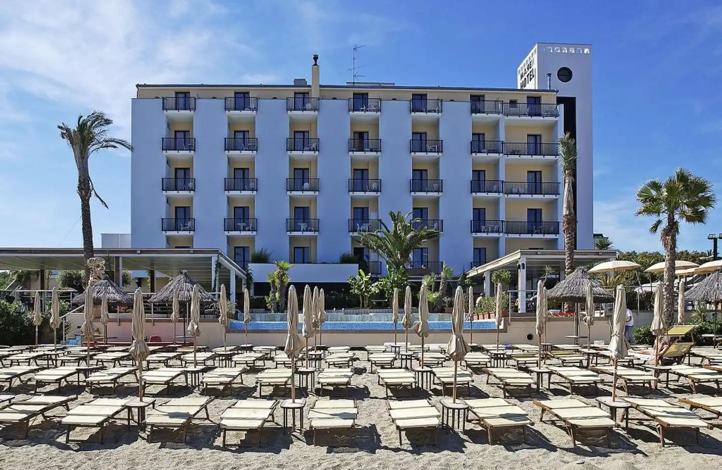 Mare Hotel Aussenansicht