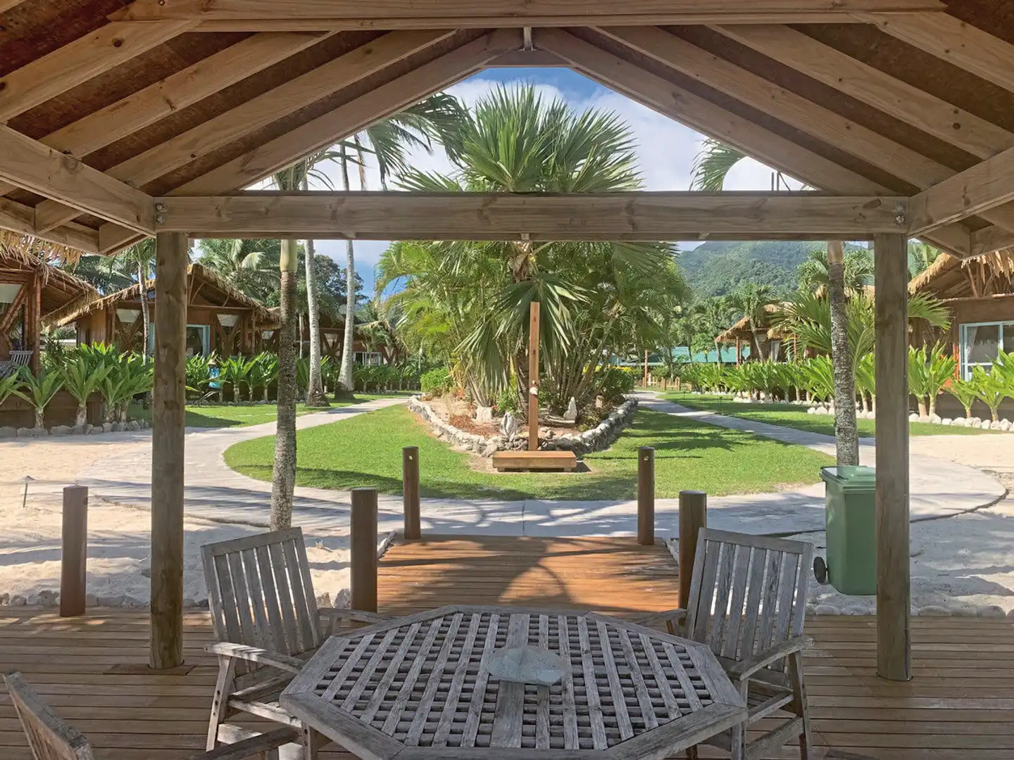 Magic Reef Beachfront Bungalows Terrasse