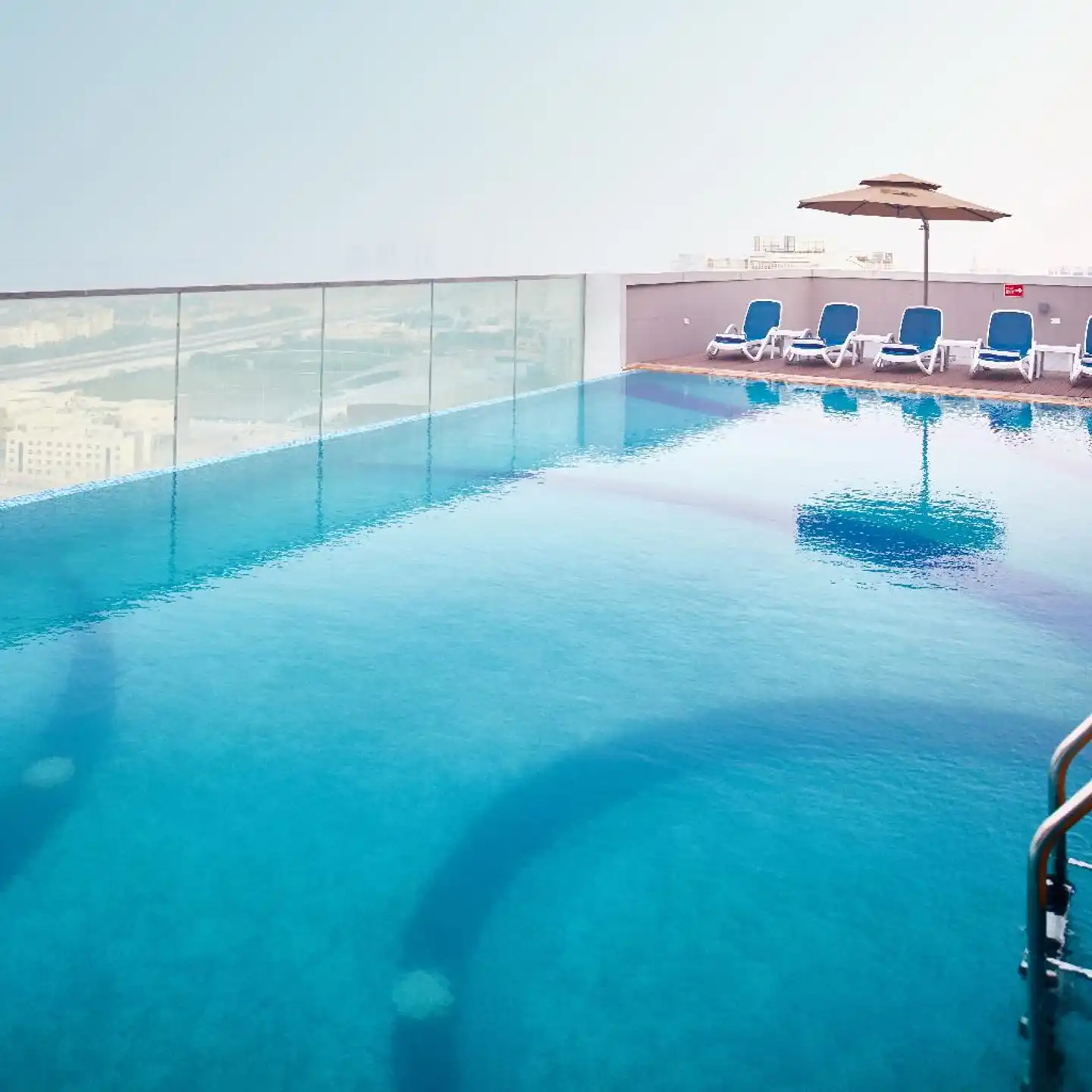 Treppan Hotel & Suites By Fakhruddin Pool