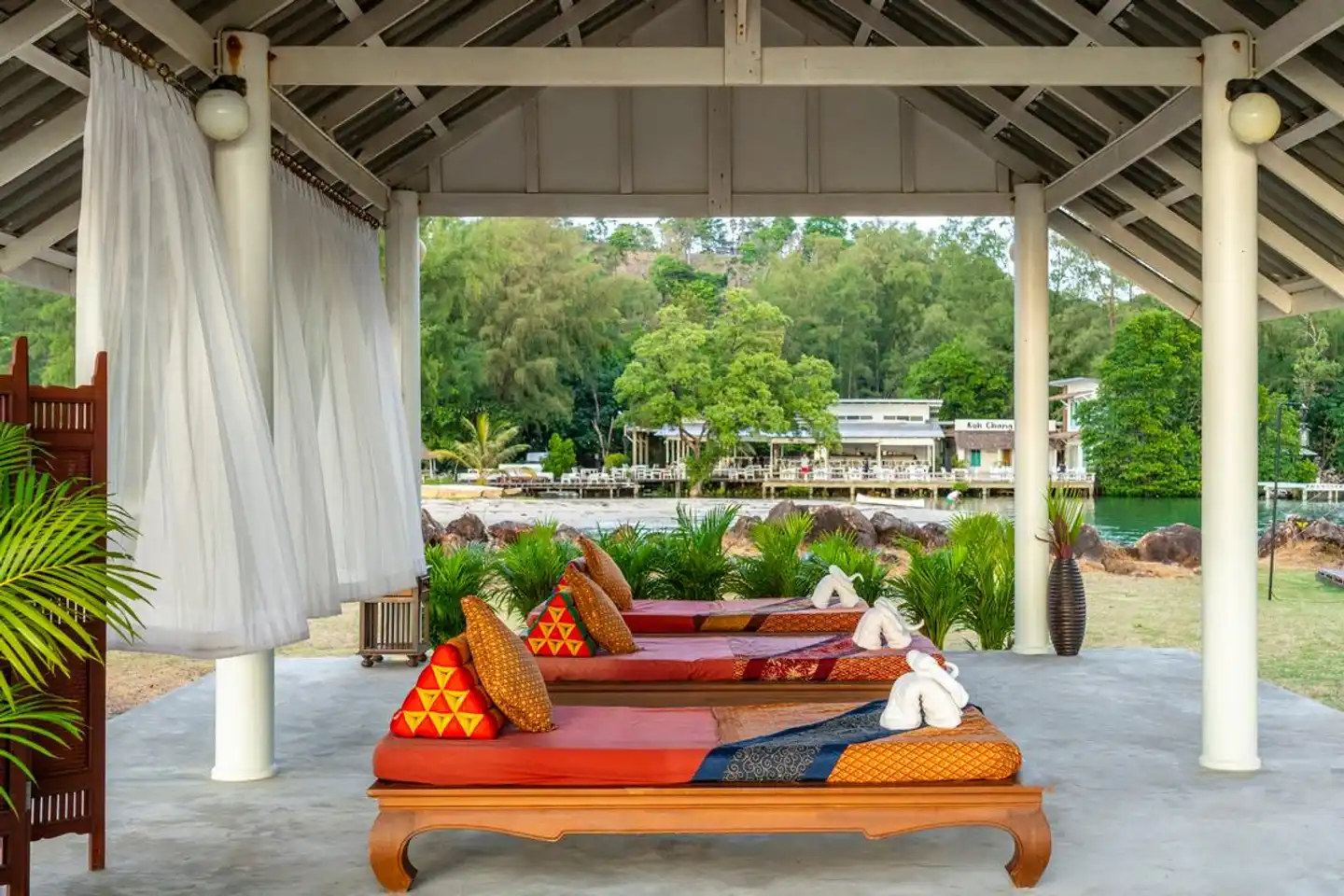 Koh Chang Longstay Resort Lobby