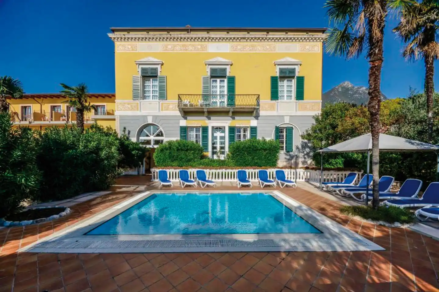 Regina Del Garda Suite Aussenansicht