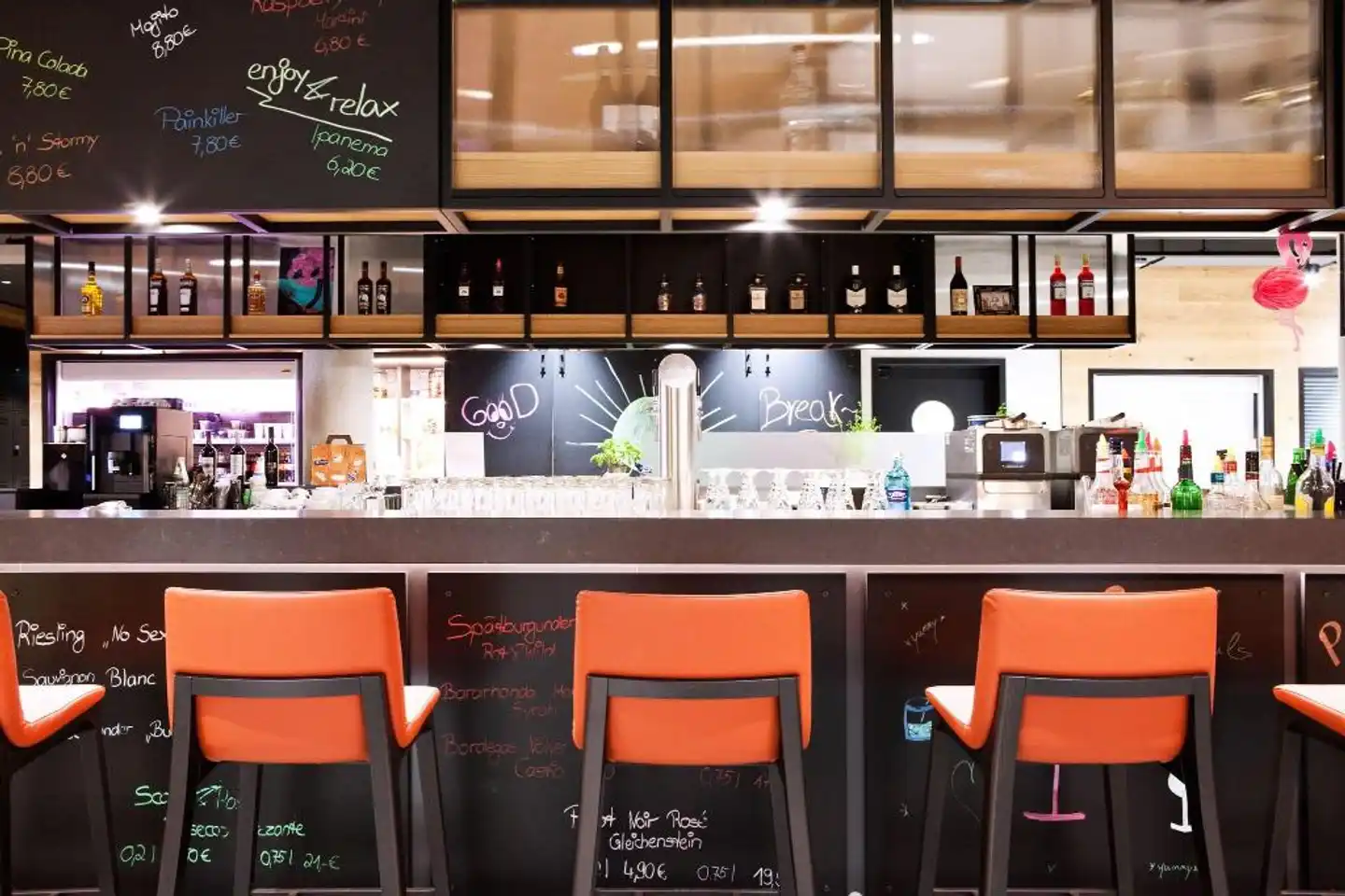 Moxy Rust Bar