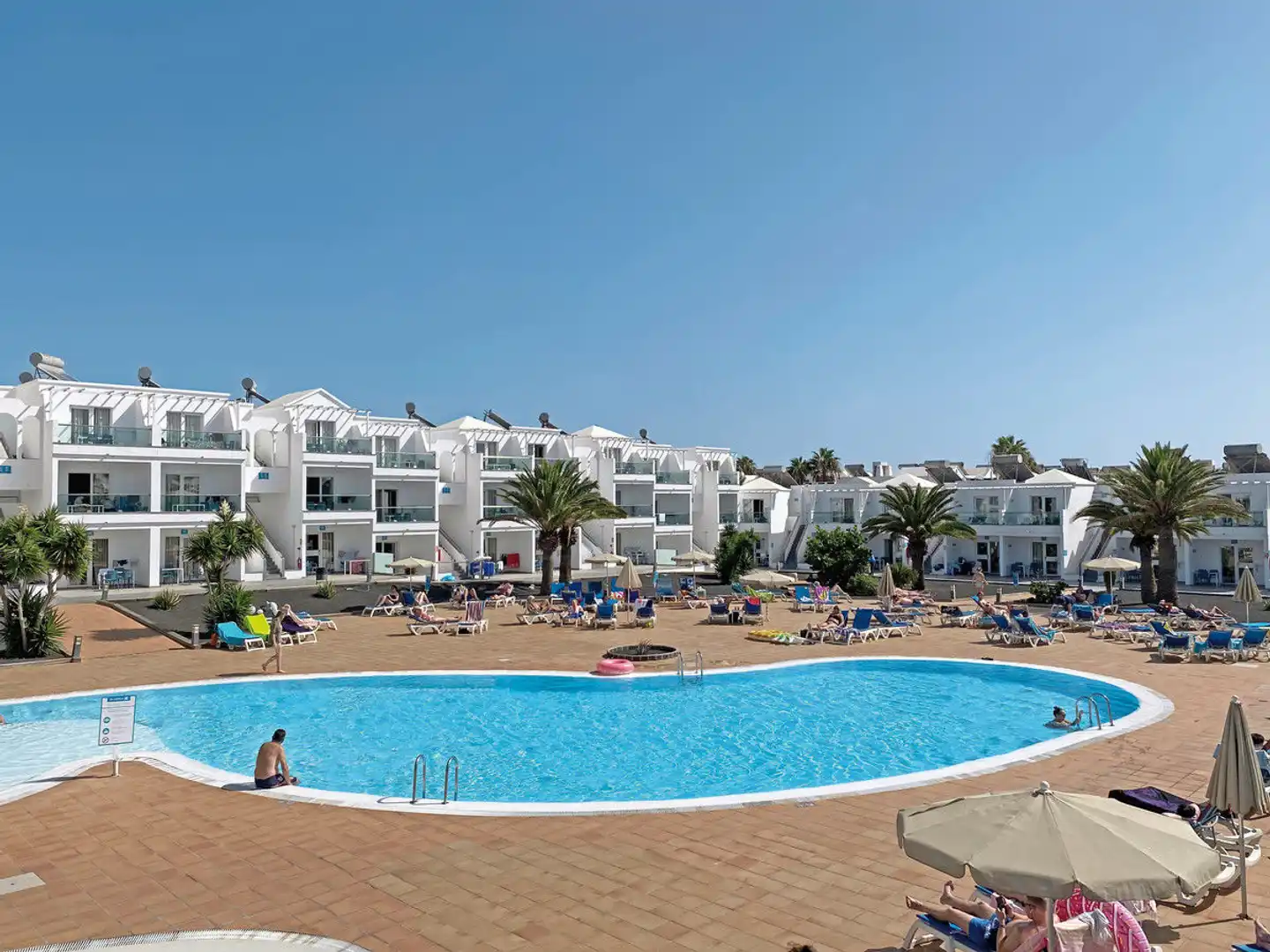Plaza Palmeras Pool