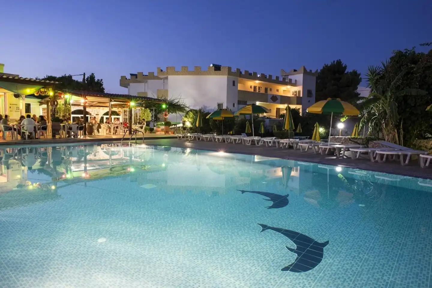 Fili Hotel Apartments Pool