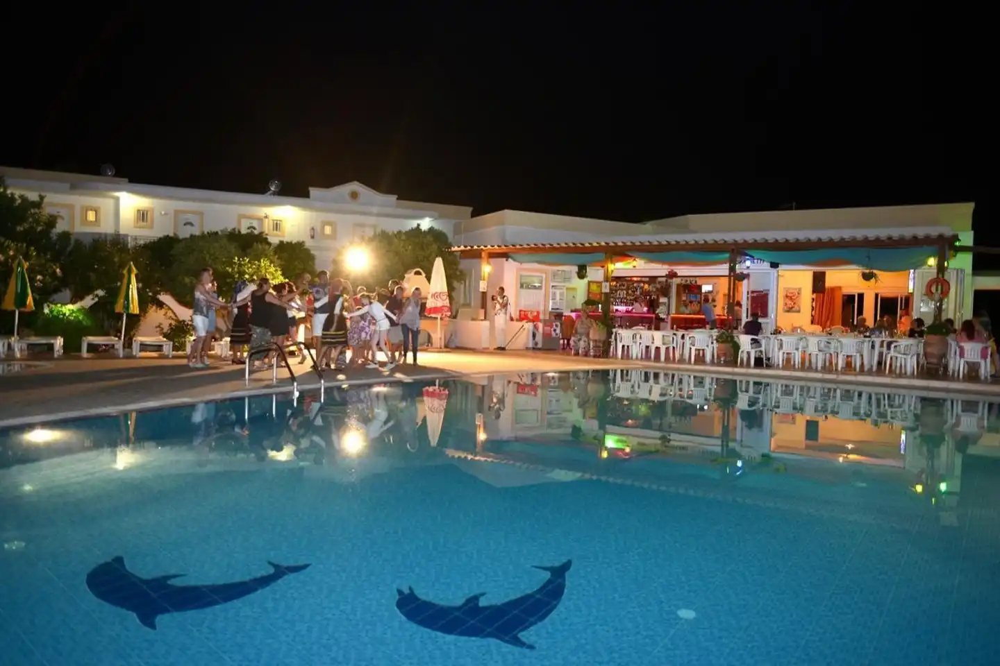 Fili Hotel Apartments Hallenbad