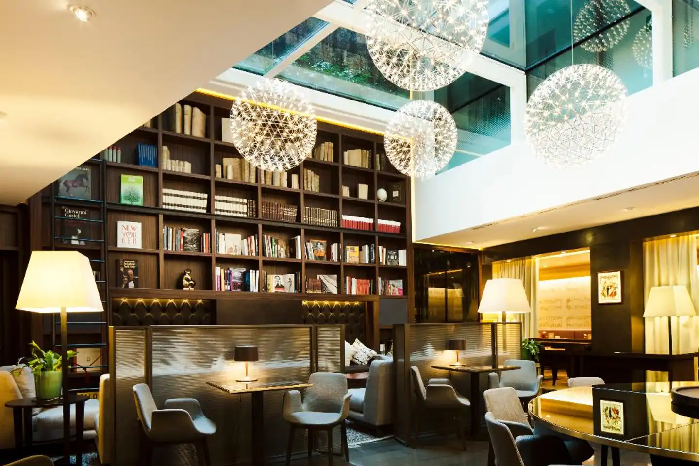 Milano Scala Lobby