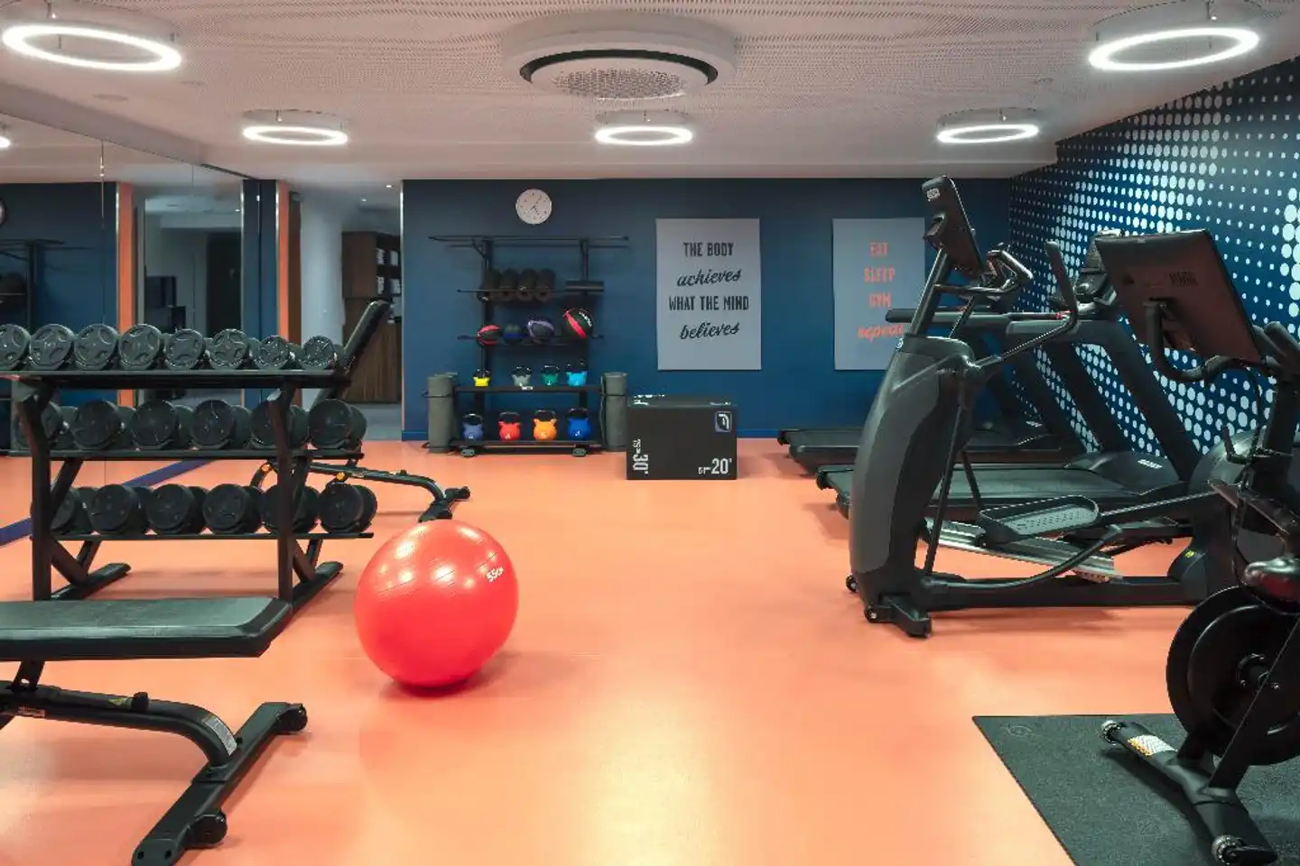Hampton by Hilton Berlin City West Sport und Entertainment