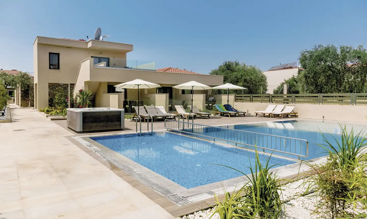 Astir Notos Pool