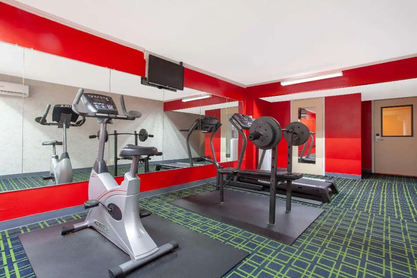 Ramada by Wyndham Titusville/Kennedy Space Center Sport und Entertainment