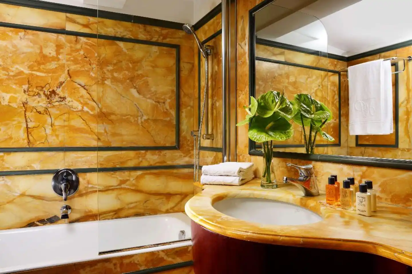 Hotel Pierre Milano Badezimmer