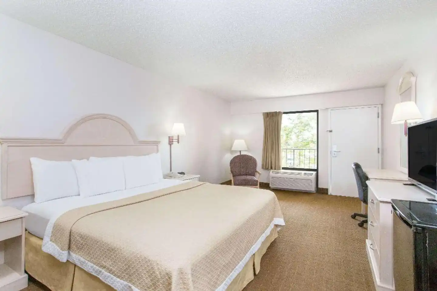 Days Inn & Suites Navarre Conference Center Wohnbeispiel