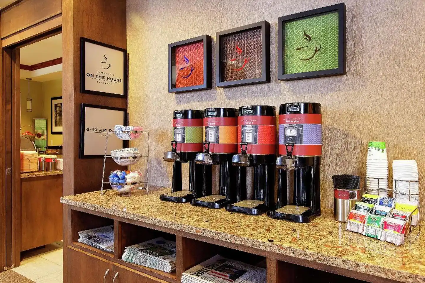 Hampton Inn Montrose Bar