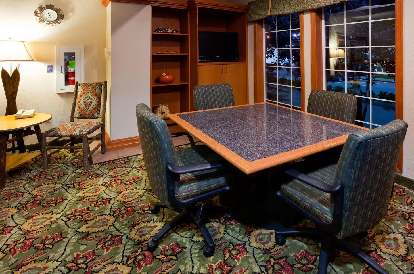 Holiday Inn Express Anchorage Lobby