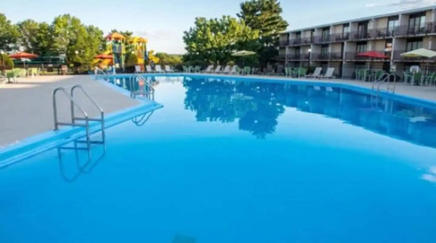 Red Lion Hotel Harrisburg Hershey Pool