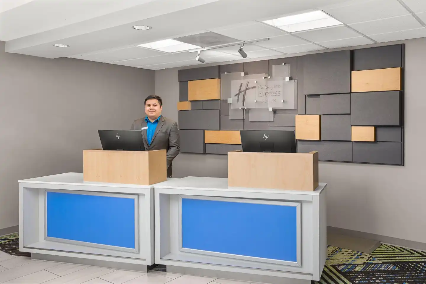Holiday Inn Express & Suites Sacramento Airport Natomas Lobby