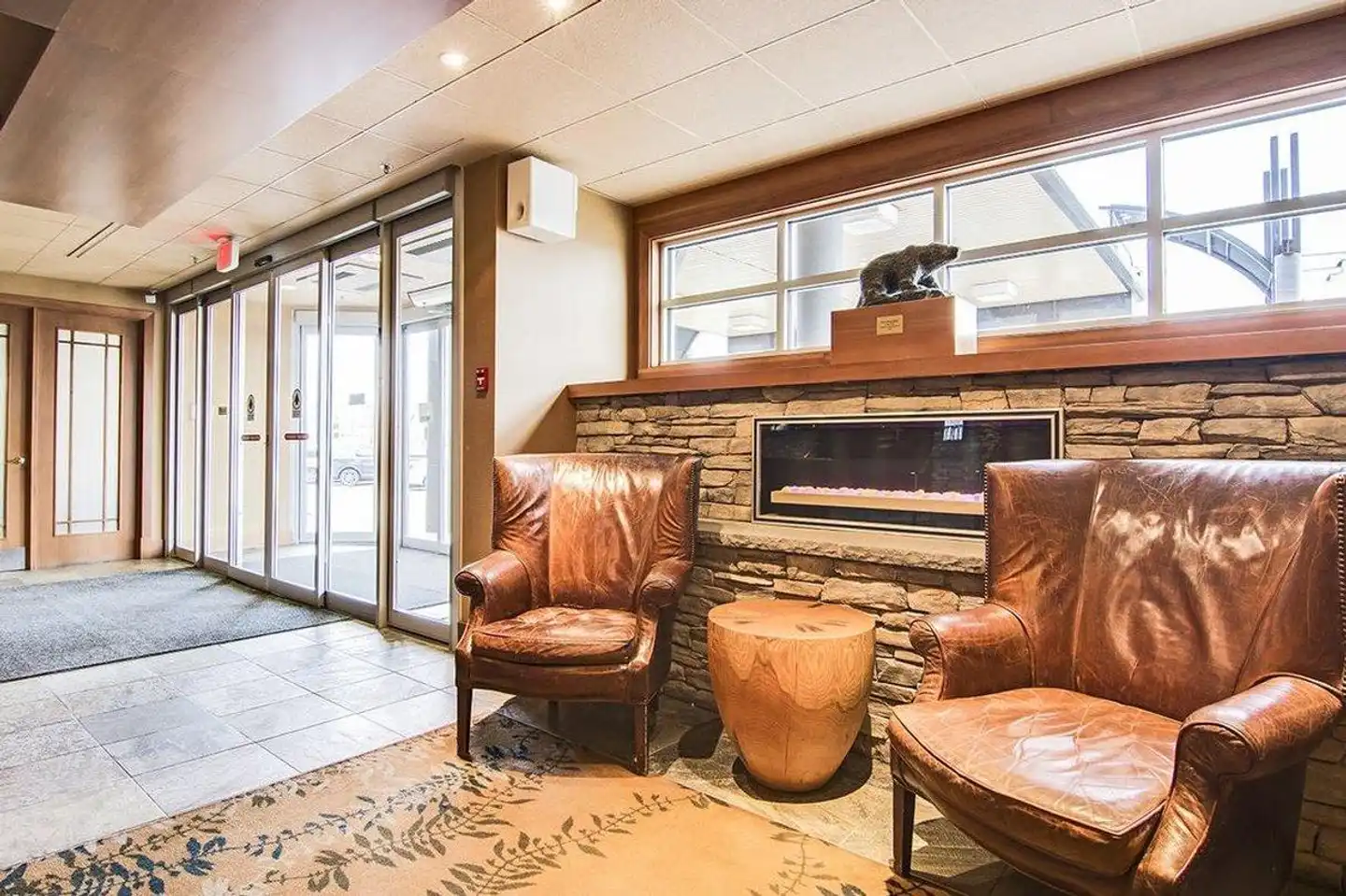 Sawridge Inn and Conference Centre Edmonton South Lobby
