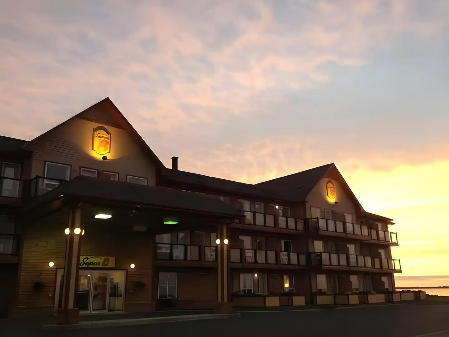 Super 8 by Wyndham Caraquet Aussenansicht