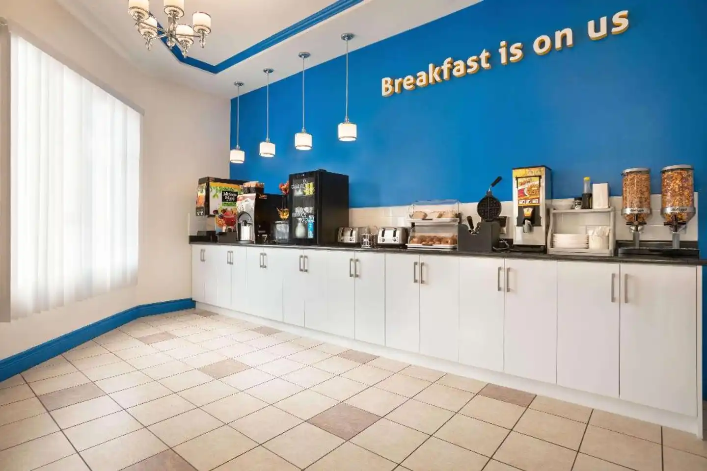 Days Inn Hamilton Lobby