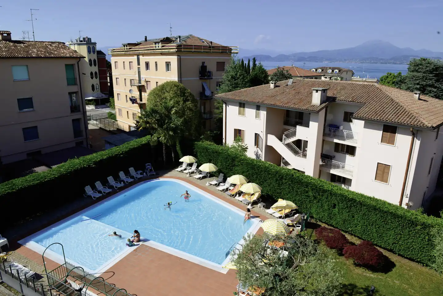 Bella Peschiera Pool