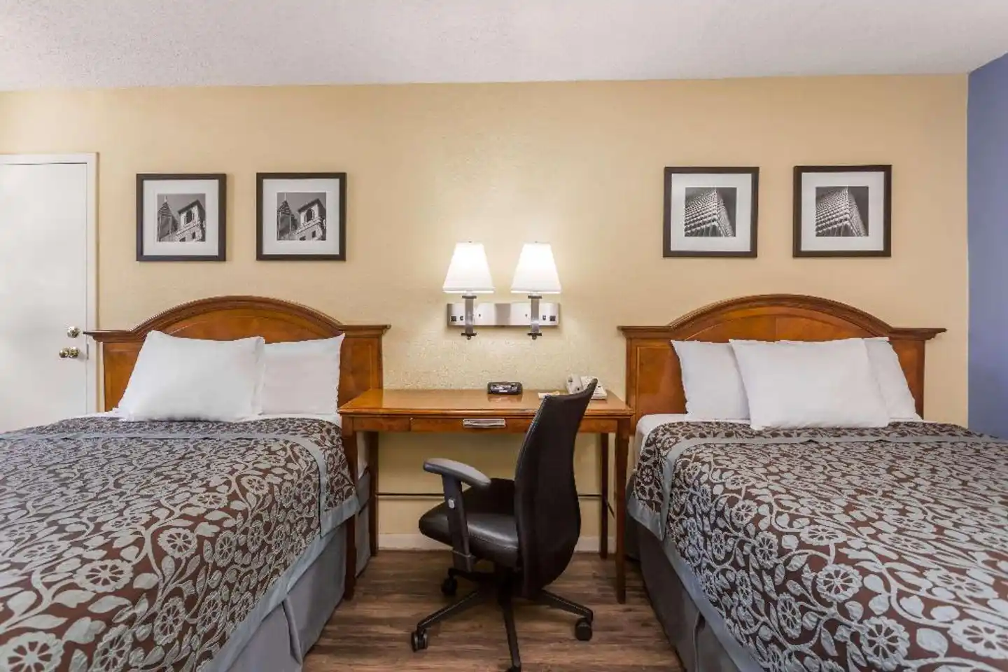 Days Inn by Wyndham College Park Airport Best Road Wohnbeispiel