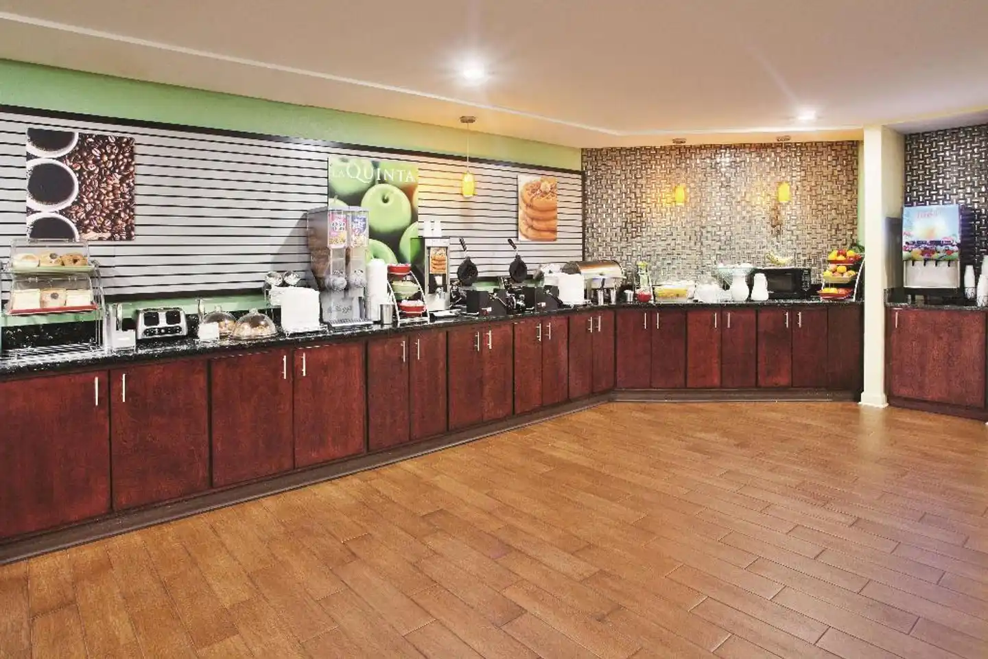 La Quinta Inn & Suites by Wyndham Florence Lobby