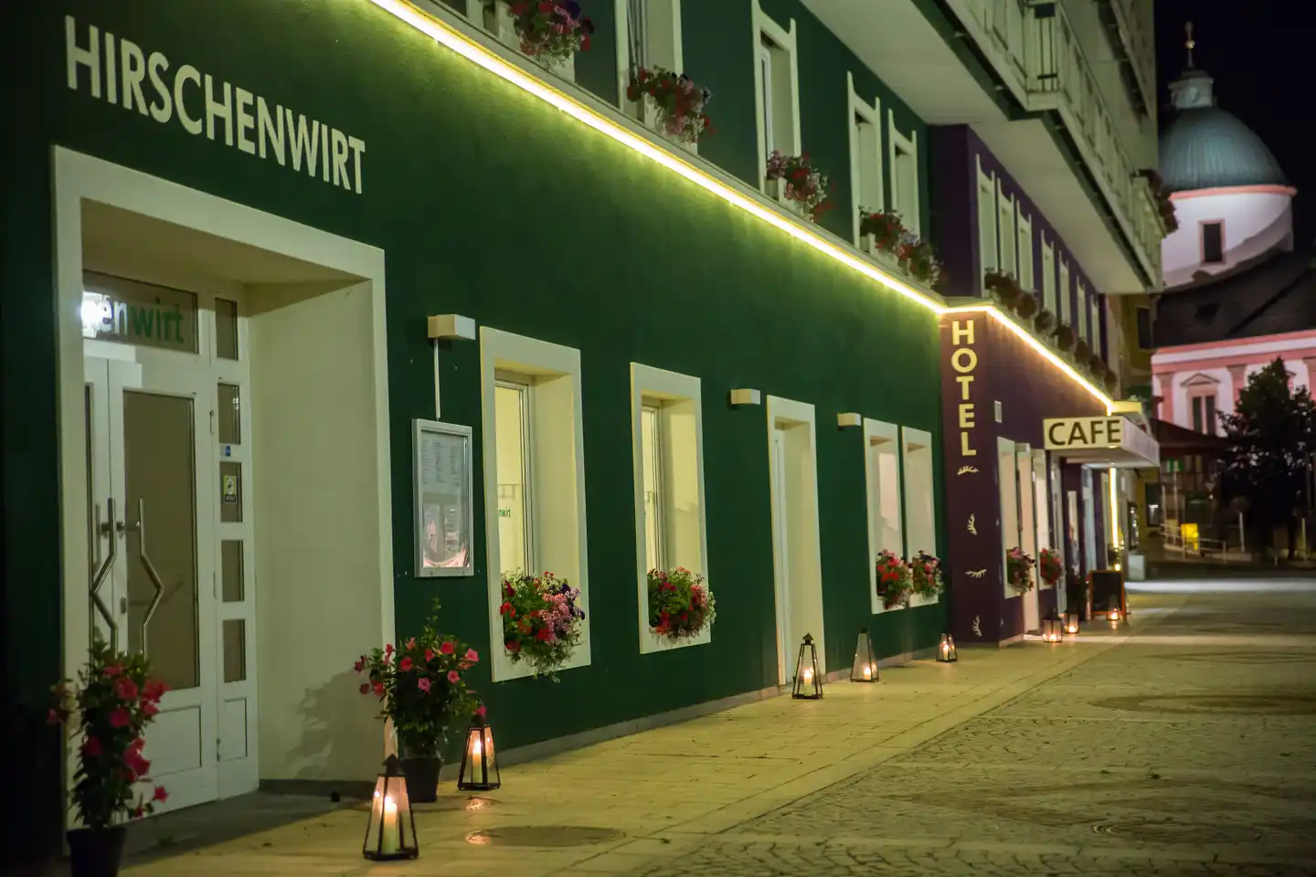 Aktivhotel Weisser Hirsch Aussenansicht