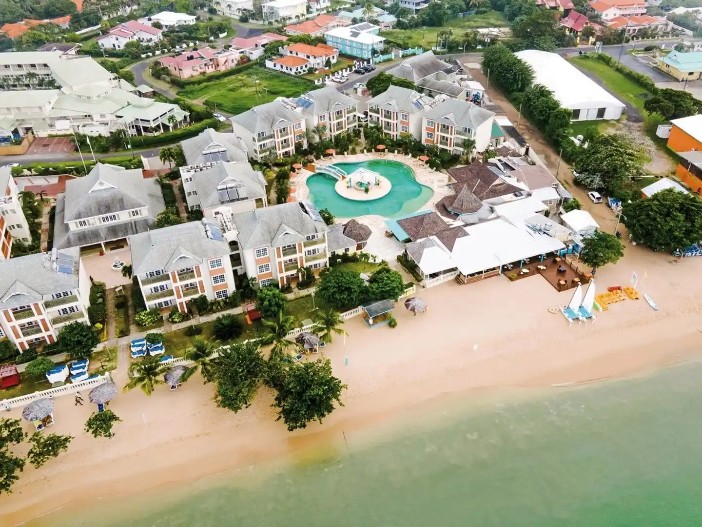 Bay Gardens Beach Resort & Spa Aussenansicht