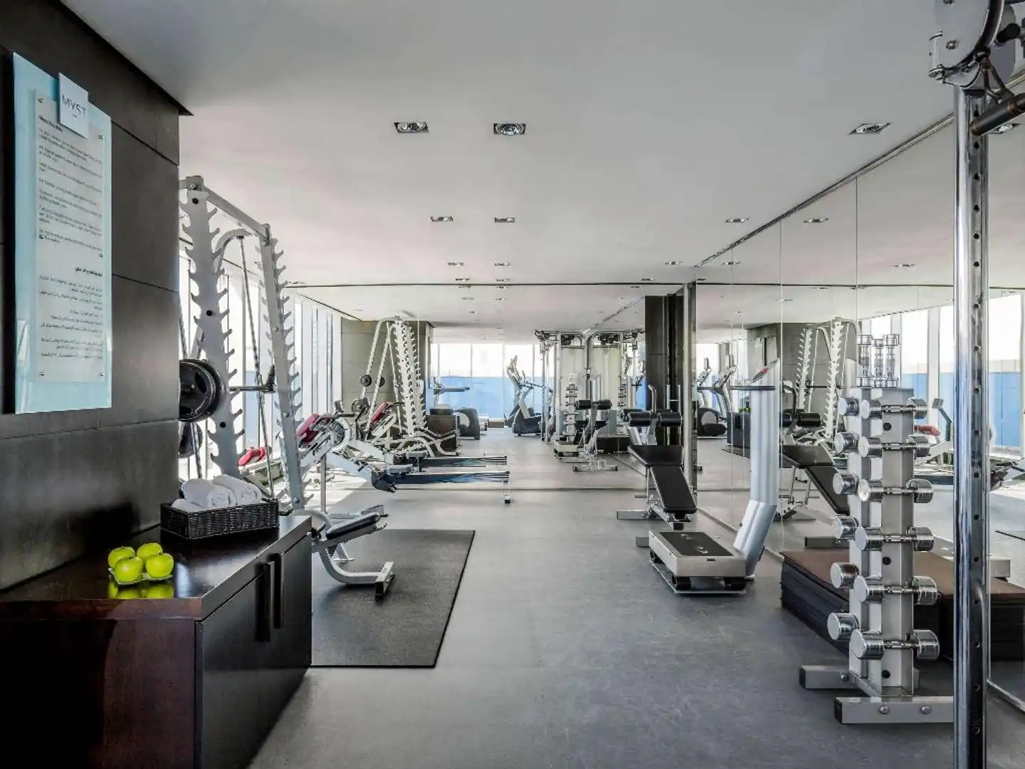 The Canvas Hotel Dubai MGallery By Sofitel Sport und Entertainment