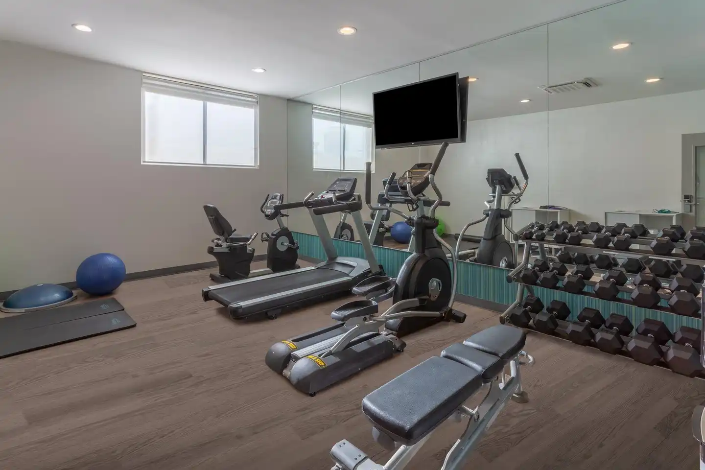 Holiday Inn Express LaGuardia ARPT Sport und Entertainment