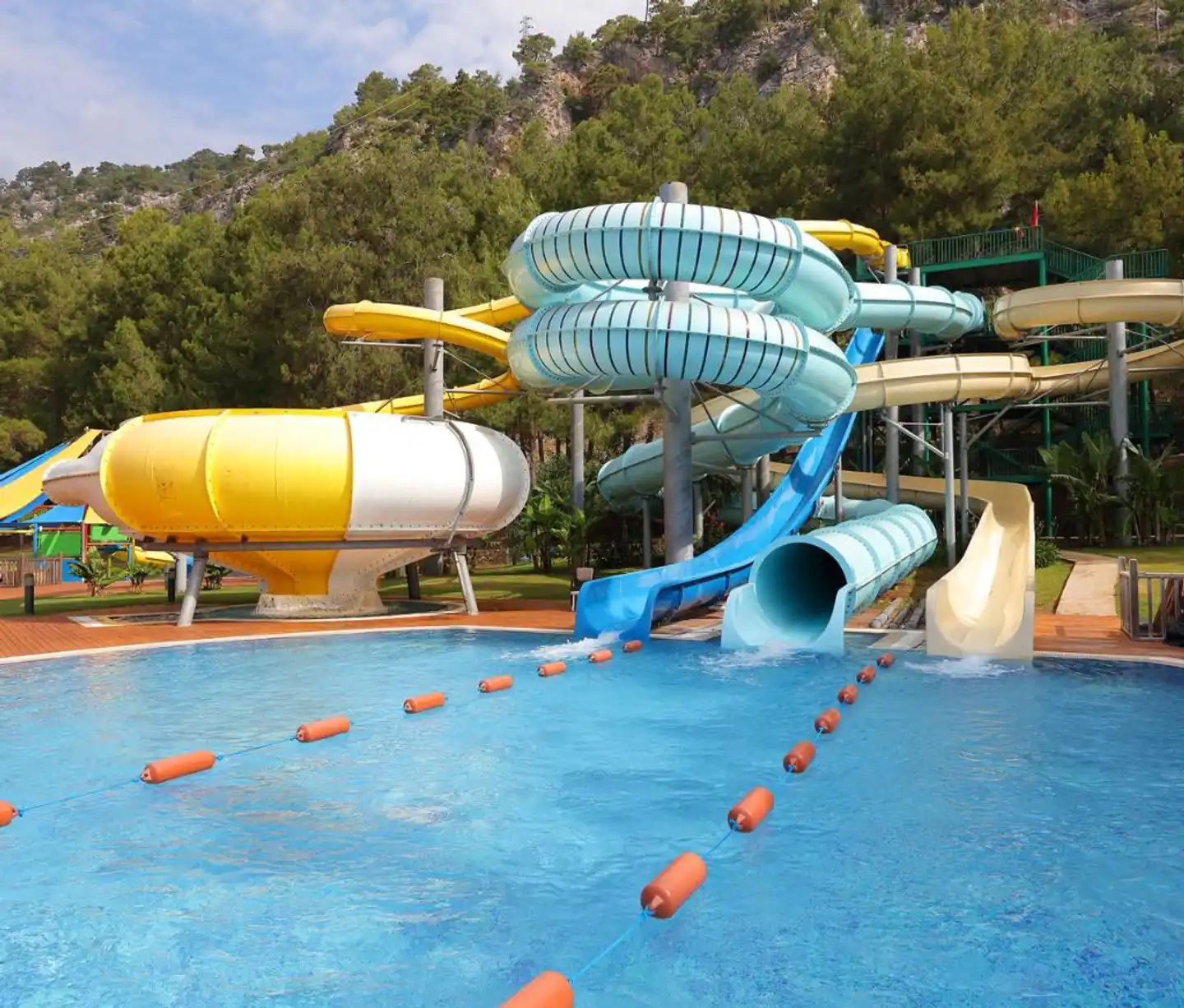 Juju Premier Palace Pool
