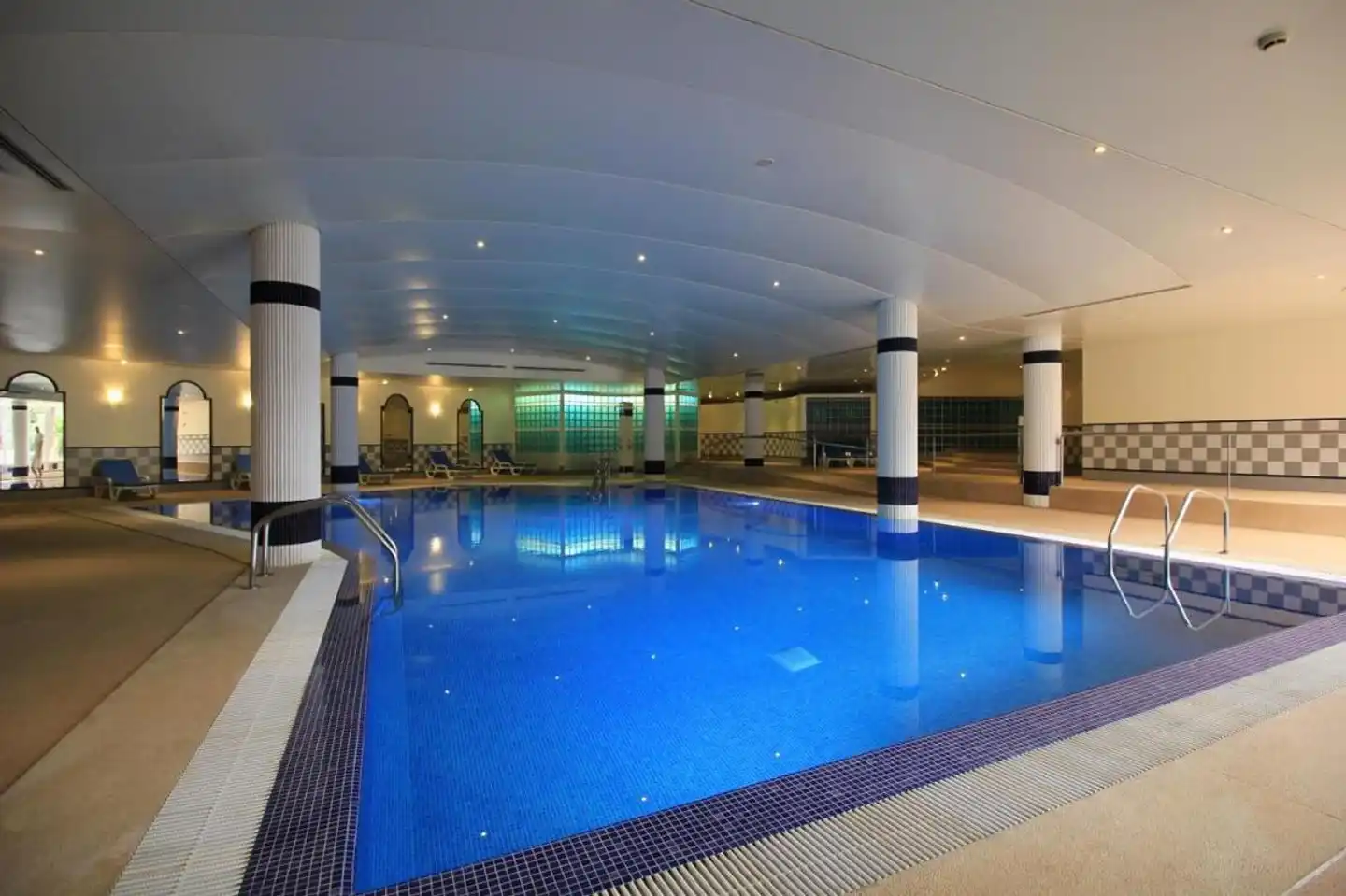 Suite Hotel Jardins Da Ajuda Pool
