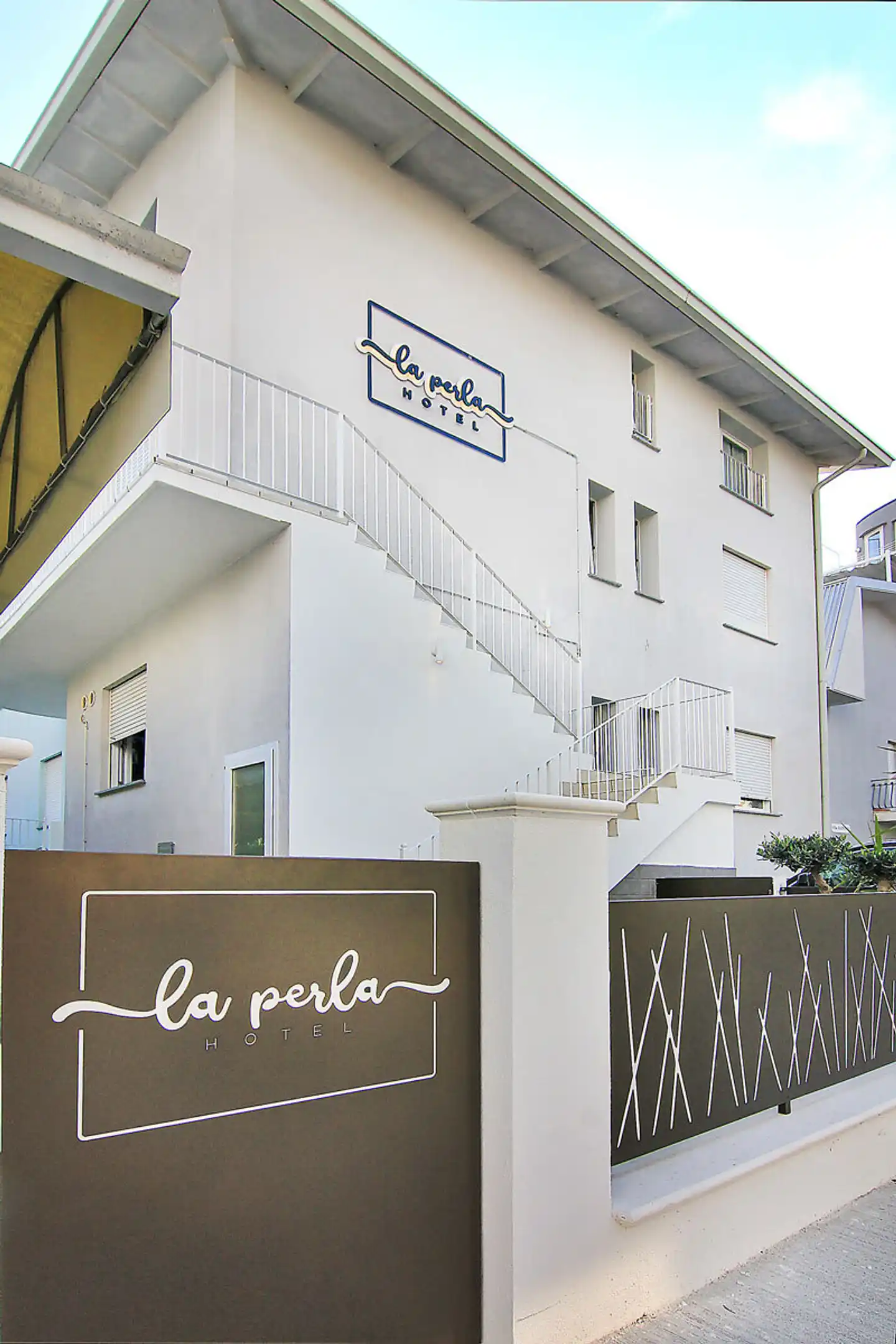 Hotel La Perla Aussenansicht