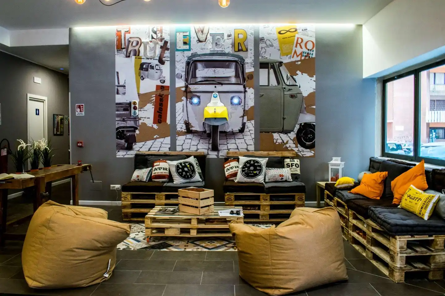 Hostel TrustEver Bar