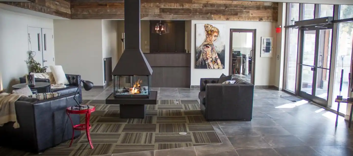 Le Viking Resort & Marina Lobby