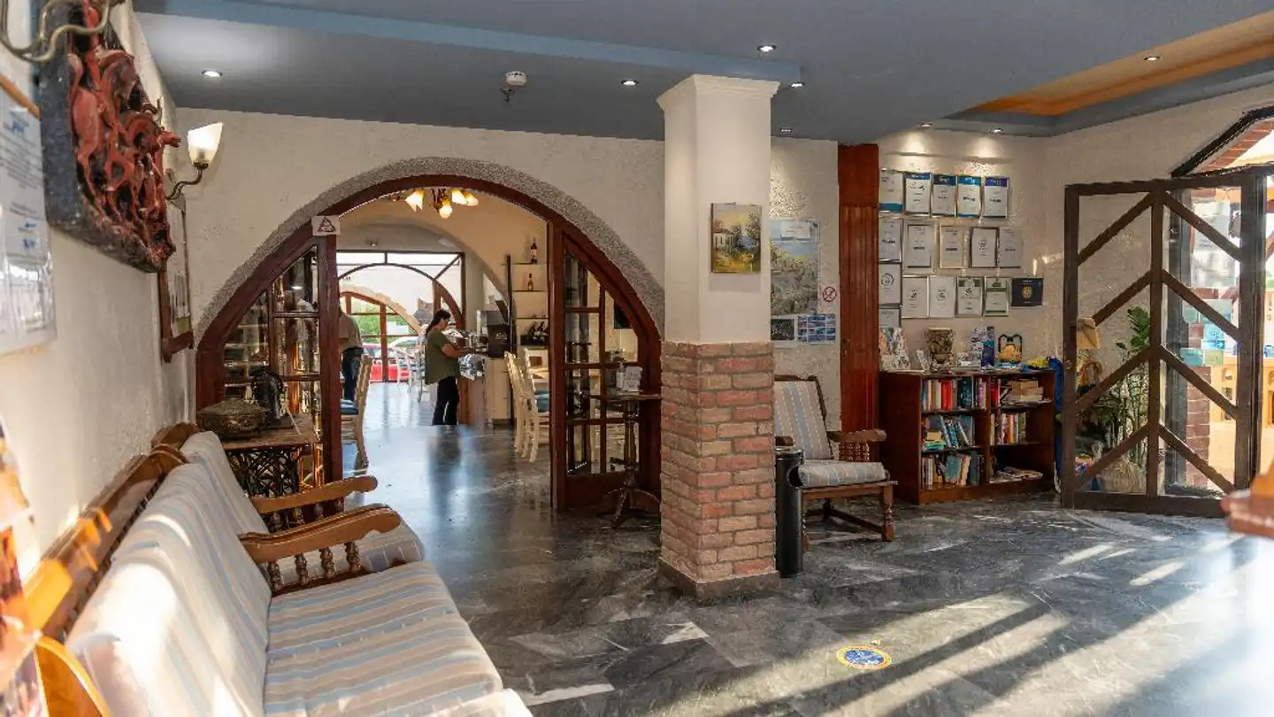 Evina Rooms & Villas Lobby