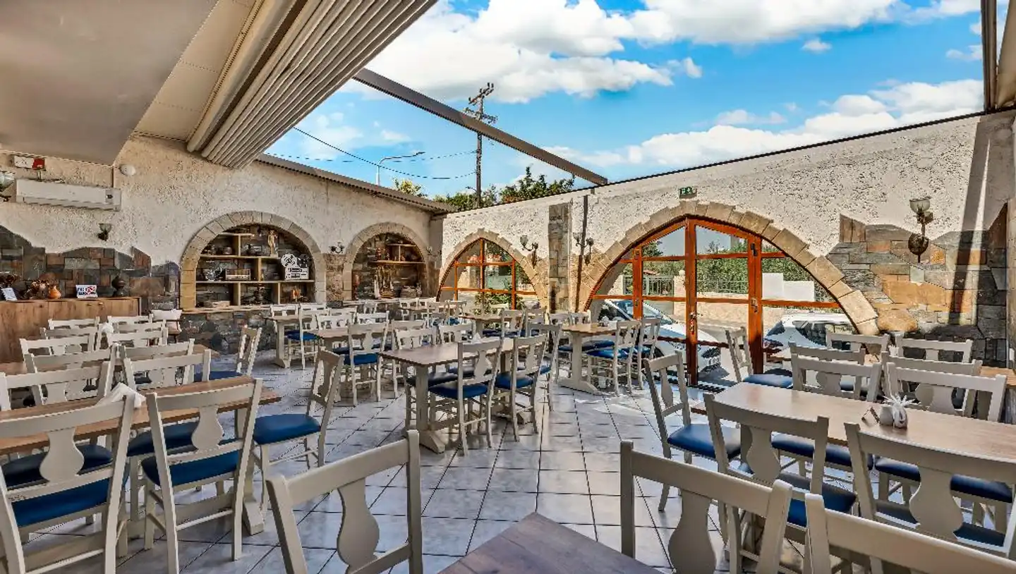 Evina Rooms & Villas Terrasse