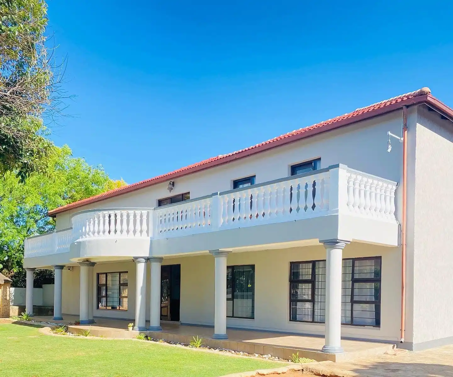 Airport Royal Guest House Aussenansicht